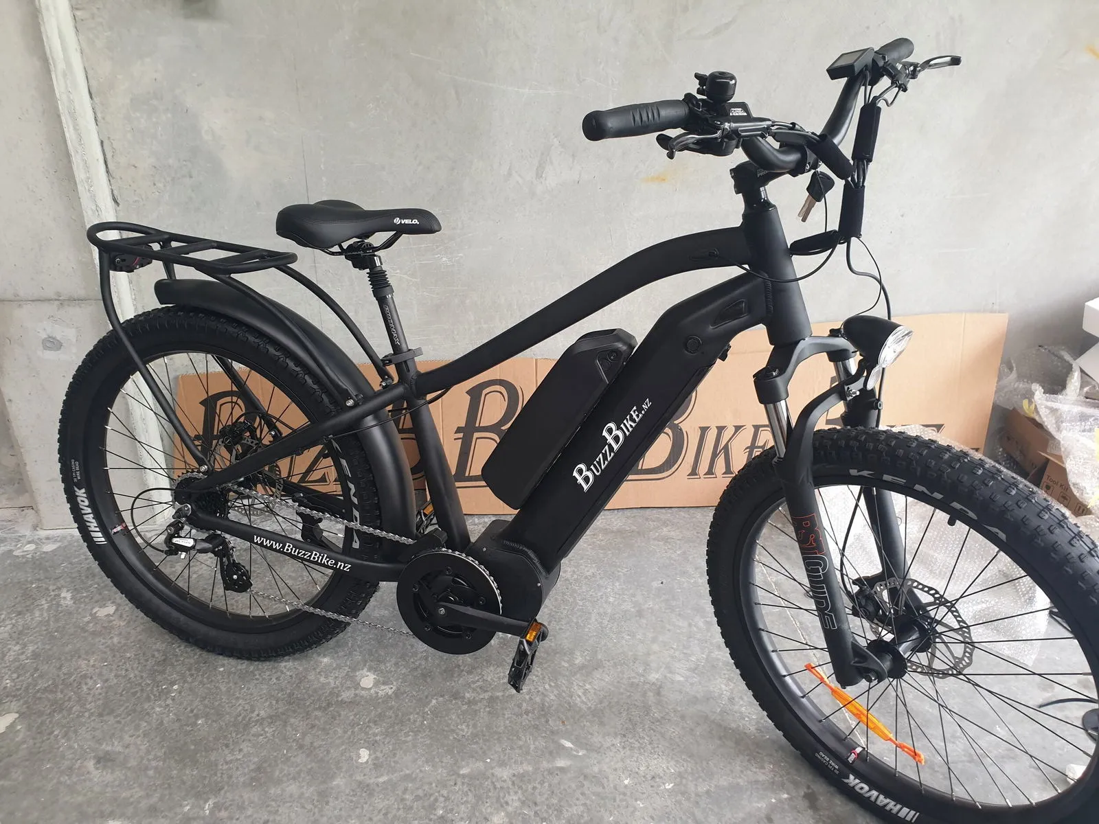 BUZZ BIKE TT Deluxe Mid Drive Duo Battery 27" X 3" BLACK