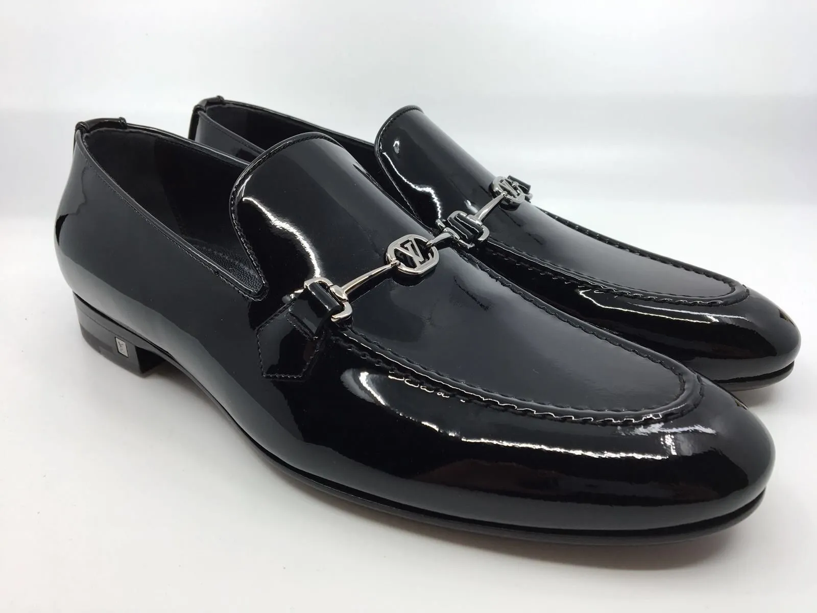Emblem Loafer